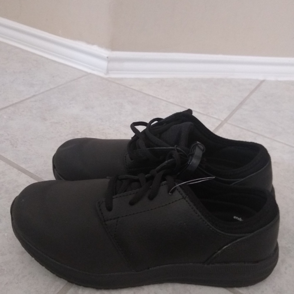 Tredsafe unisex Engage Slip resistant unisex shoe
